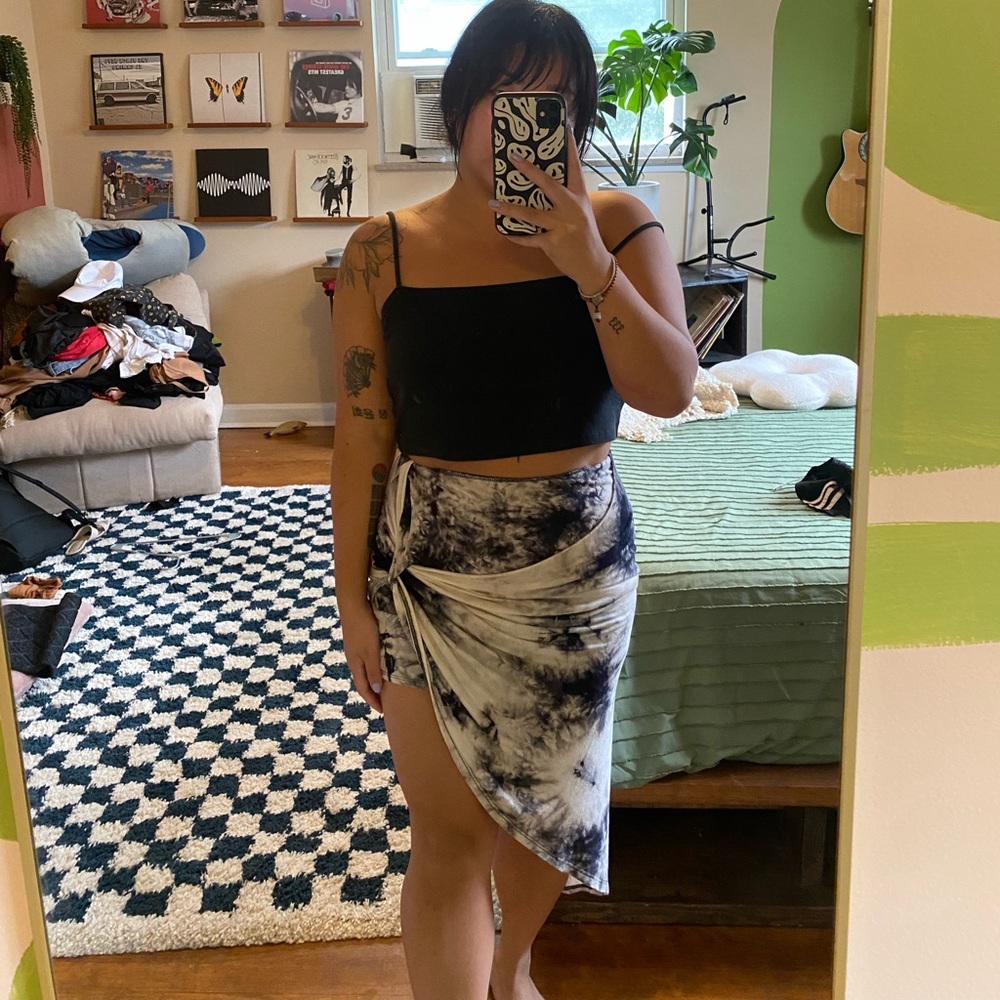 Asymmetrical Tye dye fitted skirt